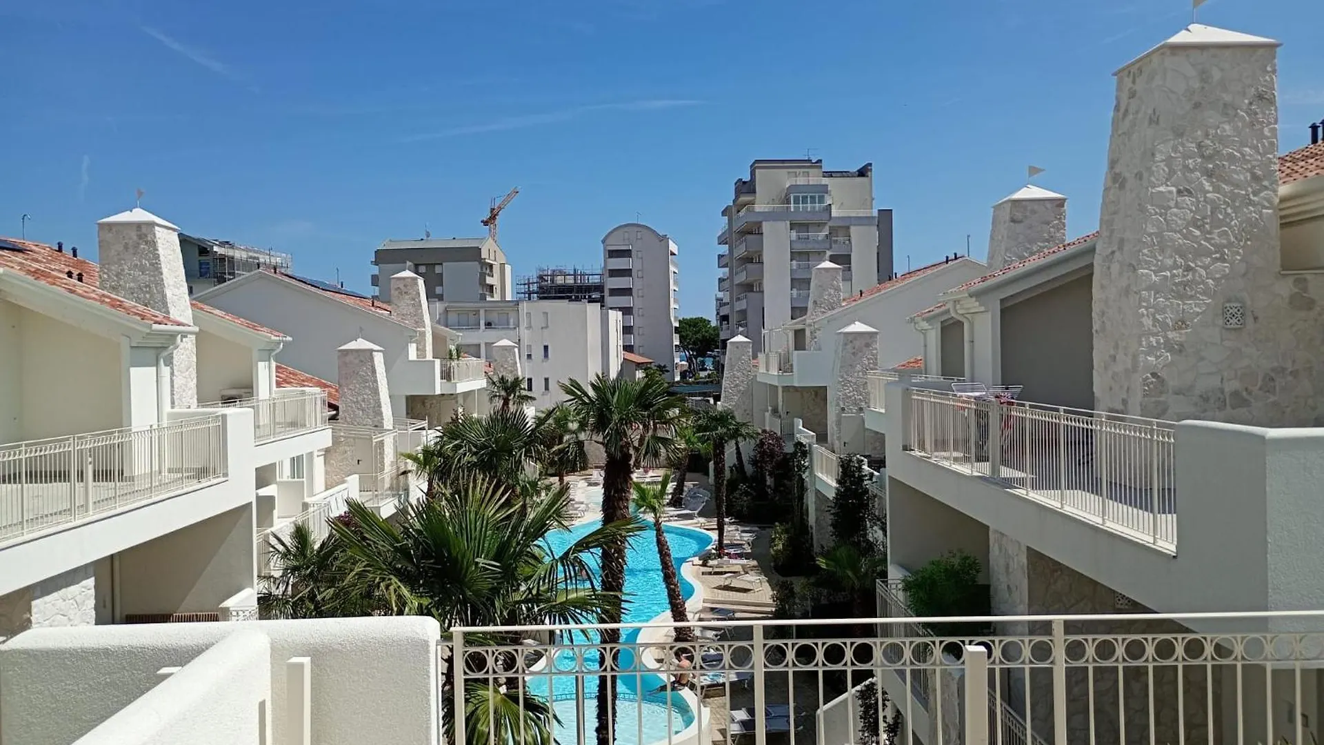 Residence Florinas Con Piscina - Family Apartments Lido Di Jesolo Italië