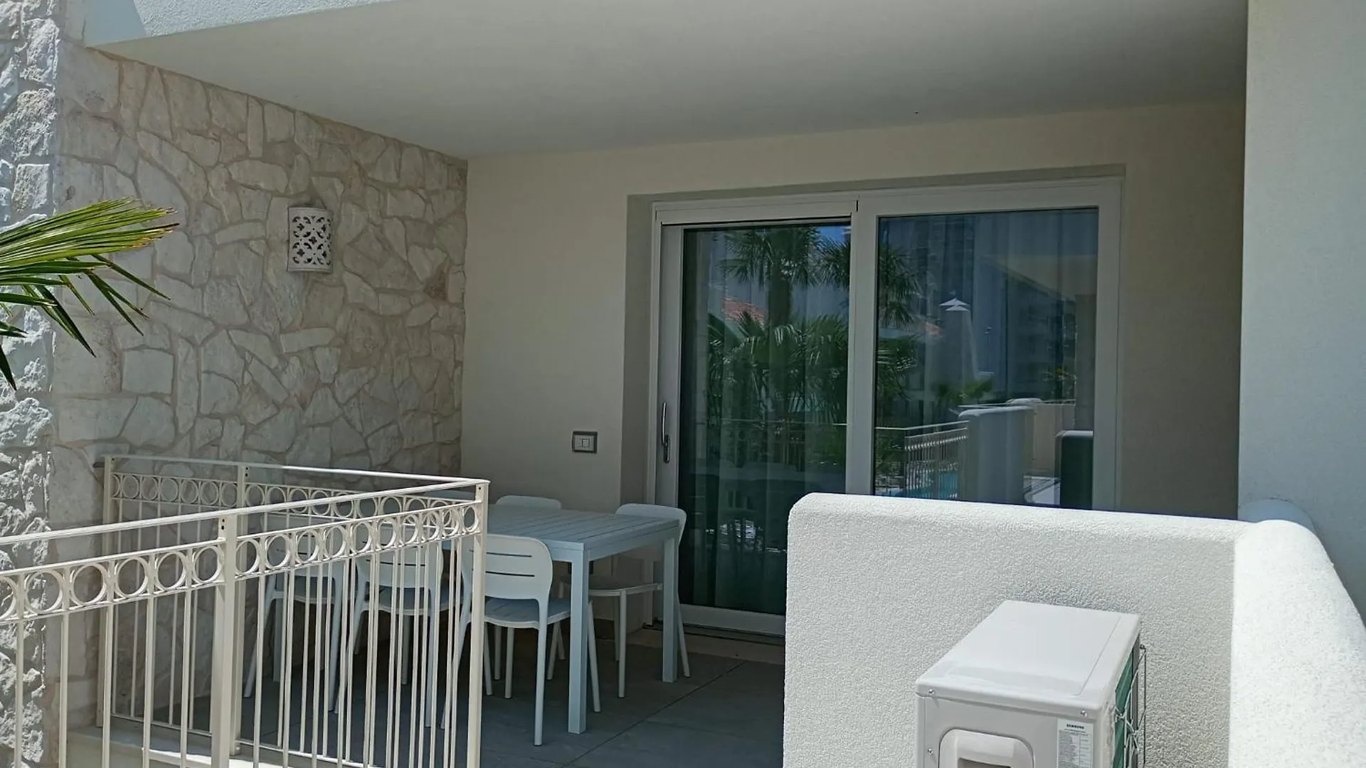 Residence Florinas Con Piscina - Family Apartments Lido Di Jesolo Italië