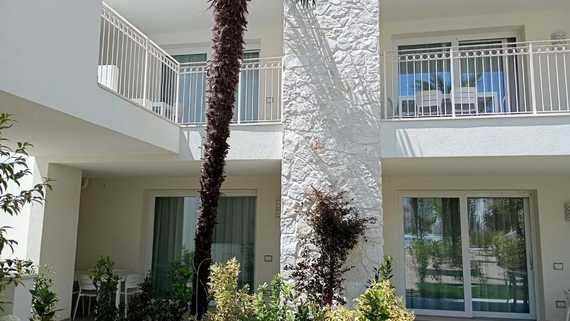 Residence Florinas Con Piscina - Family Apartments Lido Di Jesolo Italië